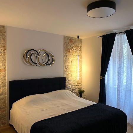 Apartment Erin Center - New Renovated 로비니 외부 사진