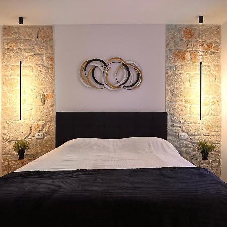 Apartment Erin Center - New Renovated 로비니 외부 사진