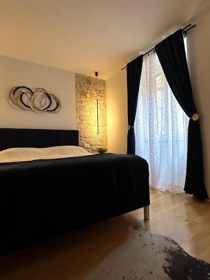 Apartment Erin Center - New Renovated 로비니 외부 사진