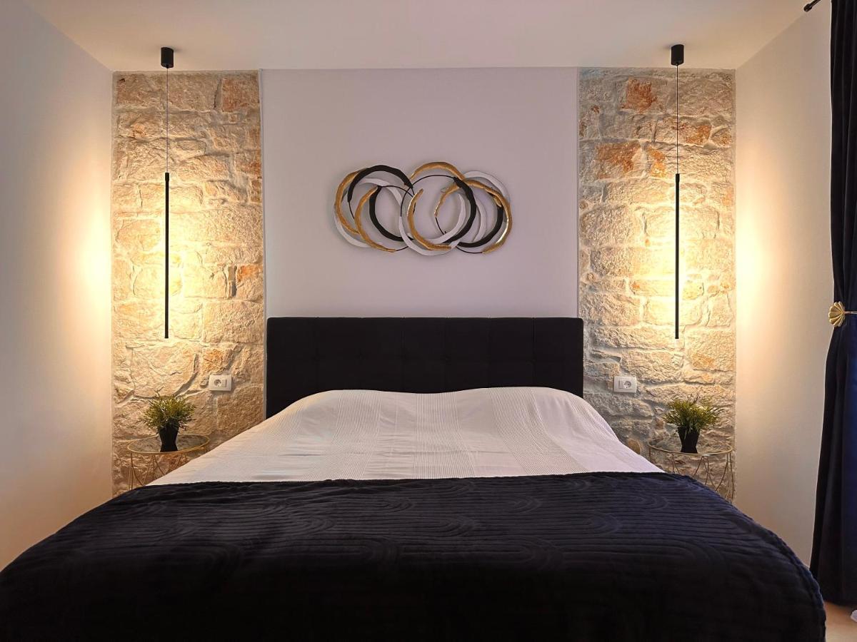 Apartment Erin Center - New Renovated 로비니 외부 사진